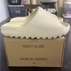Adidas Yeezy Slide - Light Beige